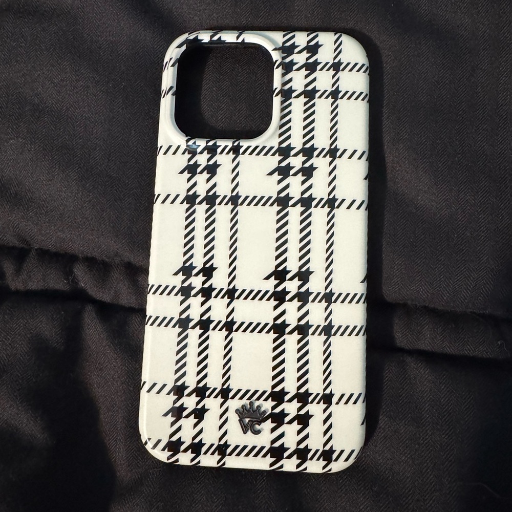 Velvet Caviar Houndstooth Sweater Case